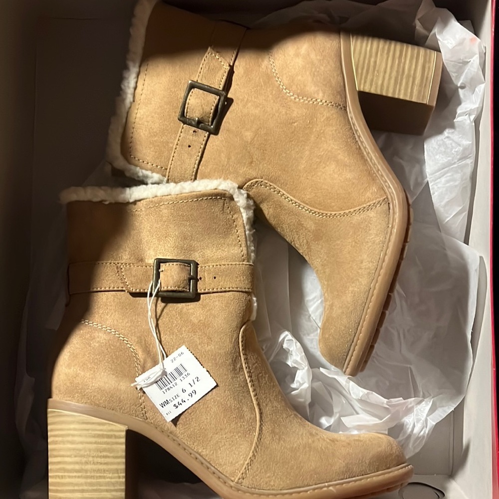 American eagle booties
